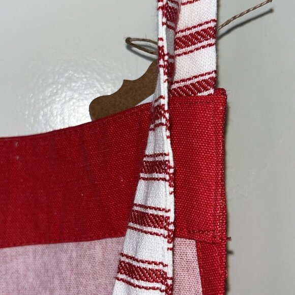 It's Beginning To Taste A Lot Like Christmas Apron Pckets Bottle Opener NWT - Picture 15 of 16